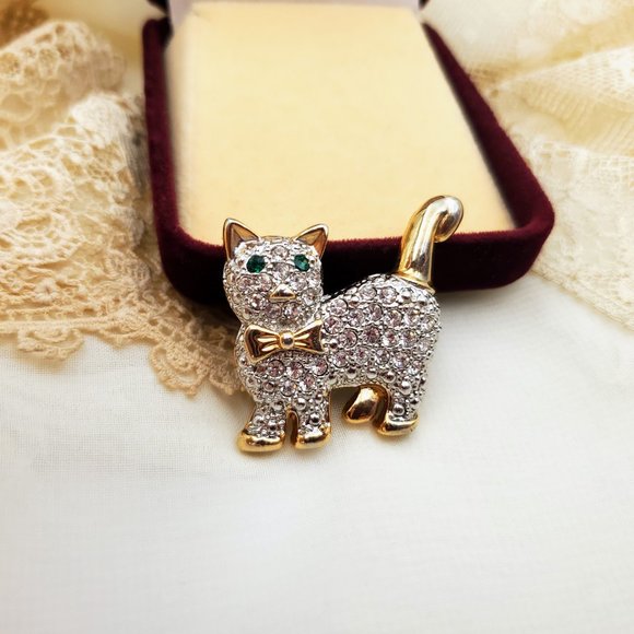 Cute Vintage Cat Pin, Gold Tone Sparkly Kitty Brooch - Picture 4 of 8